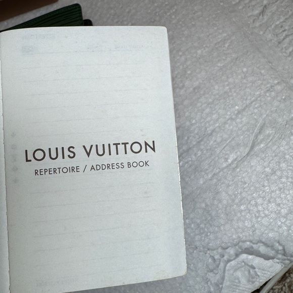 Louis Vuitton Green Epi phone book card holder **RARE** - Picture 16 of 16